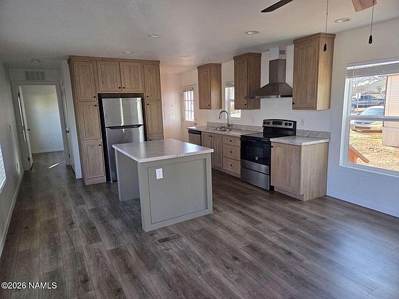 3rd image of 801 W Oak St #62