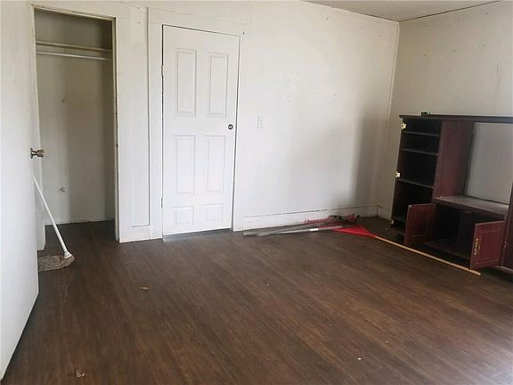 4th image of 324 E Archer St