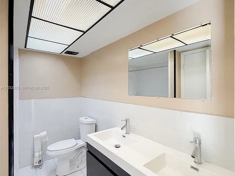 3721 SW 54th Ave — Photo 10