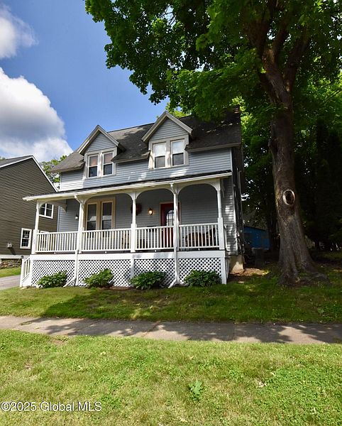 4th image of 235 Maple Avenue