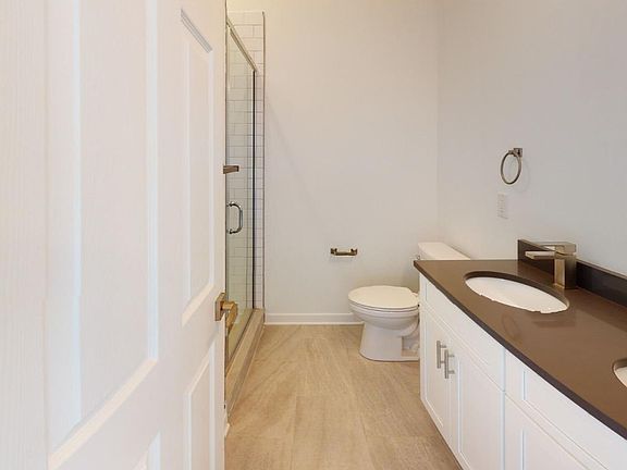 5th image of 2722 W Master St #C