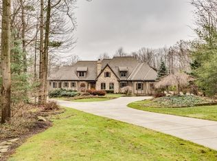 1958 Four Seasons Dr, Akron, OH 44333