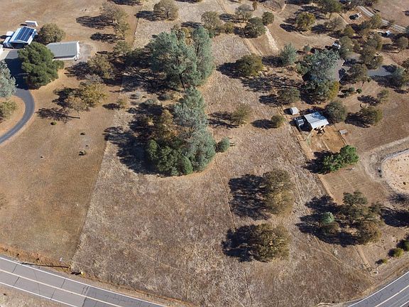 3rd image of 665 Black Creek Dr