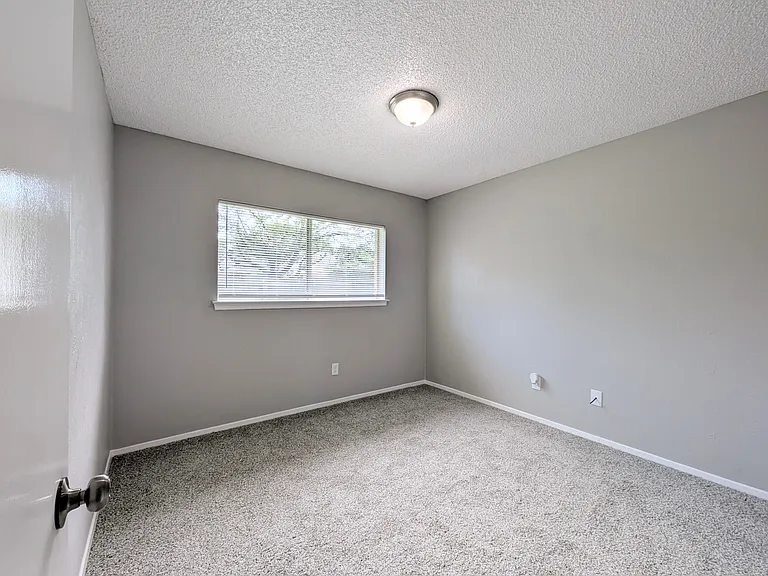7317 Misty Meadow Dr S — Photo 14