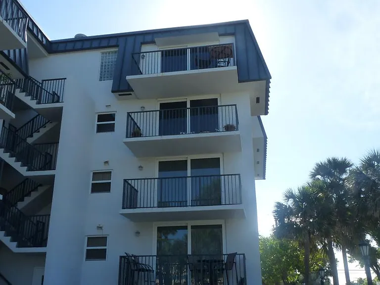 112 N Birch Rd #202 — Photo 16
