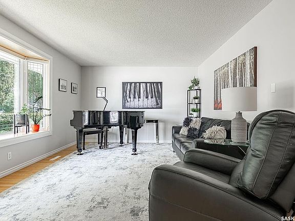 5th image of 1606 Argyle AVENUE