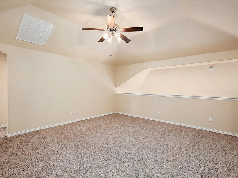 1087 Sahallee Dr — Photo 22