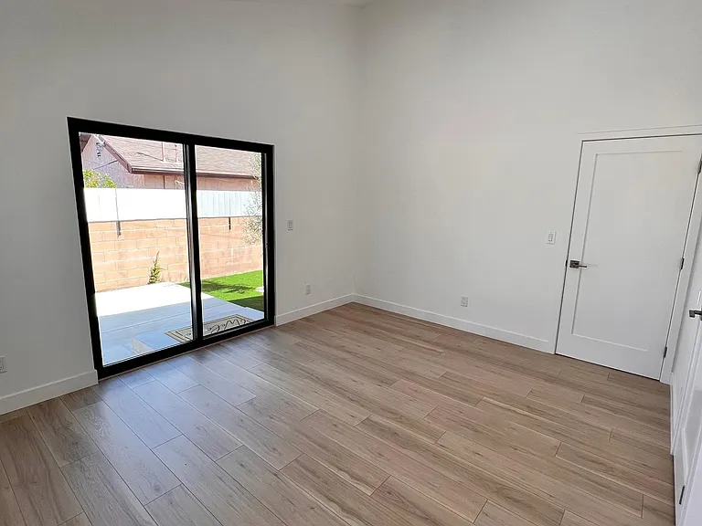 15531 Superior St — Photo 36