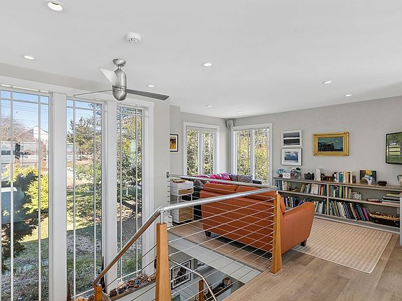 5th image of 249 E Lake Dr