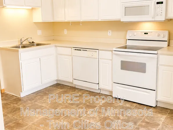 6444 158th St W, Apple Valley, MN 55124