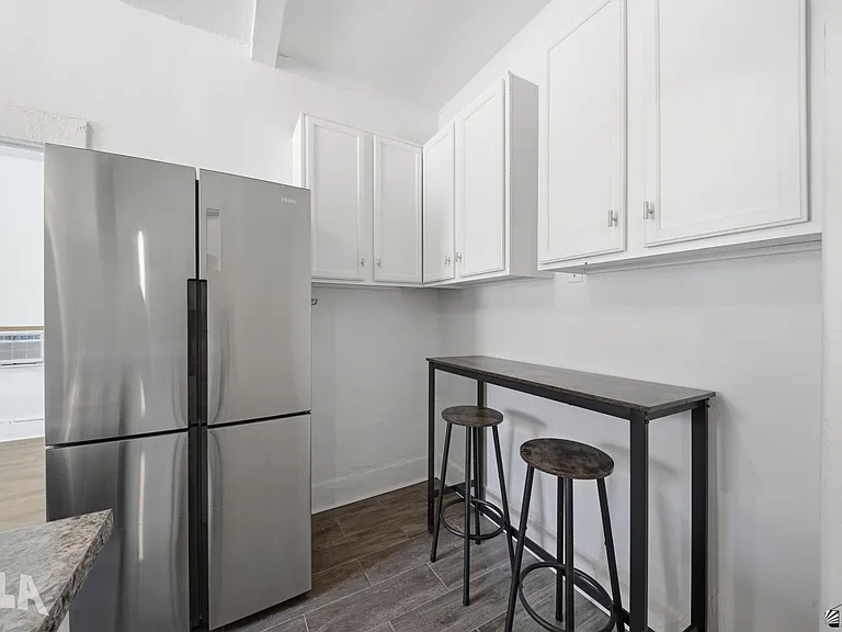 593 S 1st Ave — Photo 10