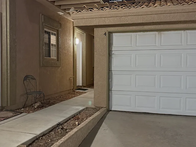 858 Campbell Rd #4 — Photo 5