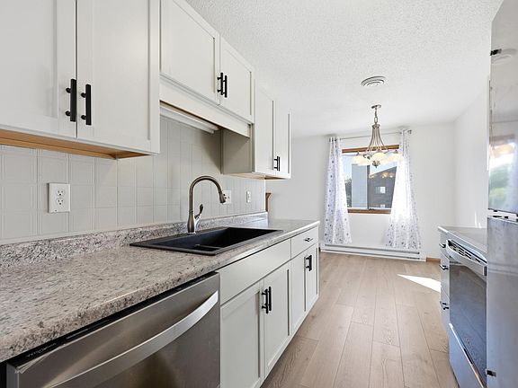 4th image of 341 Prairiewood Cir S APT 301
