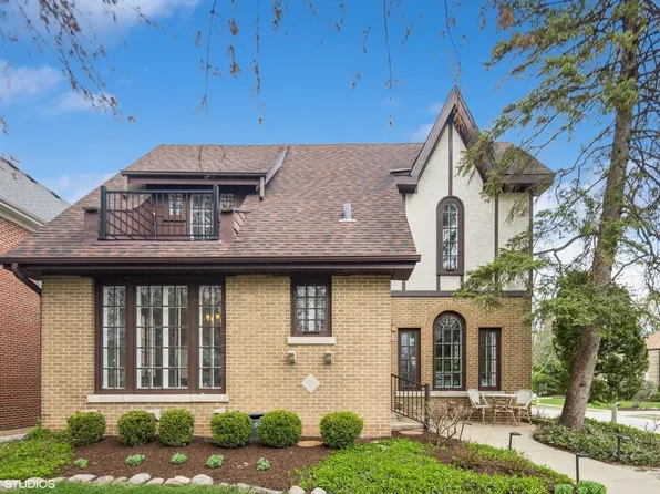 203 S Lawndale Ave, Elmhurst, IL 60126