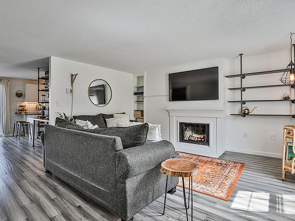 3rd image of 197 Fieldstone Dr