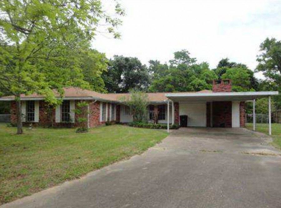 1st image of 4914 Larouge Cres