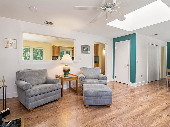 5th image of 10 Martin Avenue