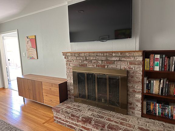 5th image of 2161 Rosewood Dr