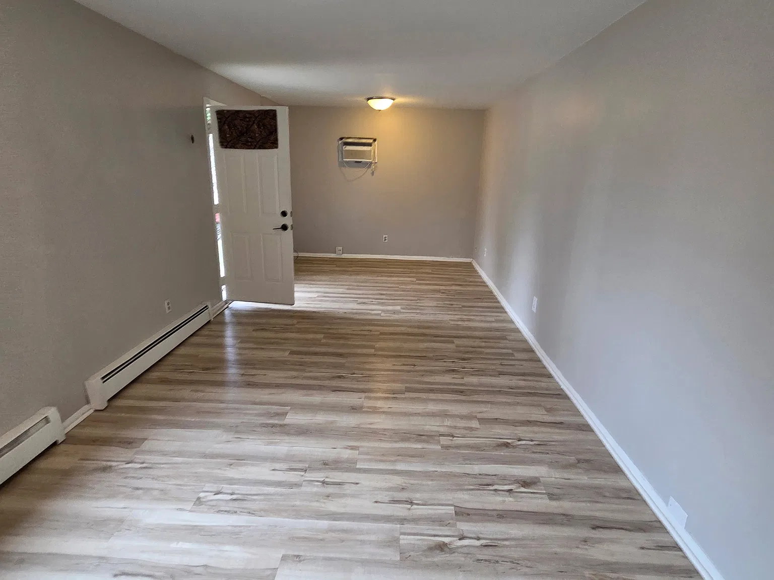 1 bed, 1.5 bath, 900 sqft, $850 — Photo 3