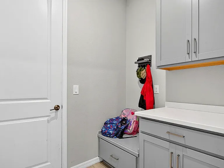 5825 Fieldmoor Ct — Photo 3