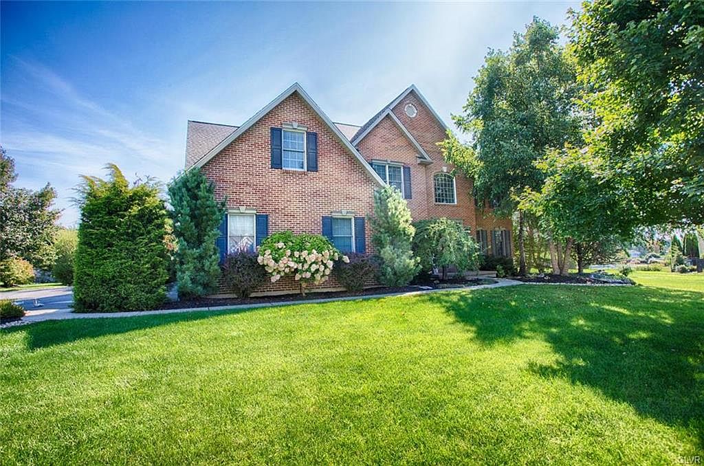 334 Manor Dr, Nazareth, PA 18064 Zillow