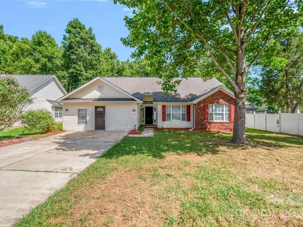 3210 Meadow Stone Ct, Charlotte, NC 28273