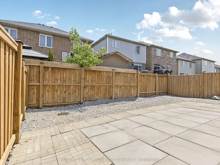 25 Munro Cir — Photo 3