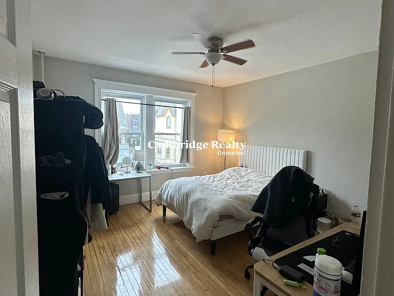 8 Farrington Ave #3T — Photo 17