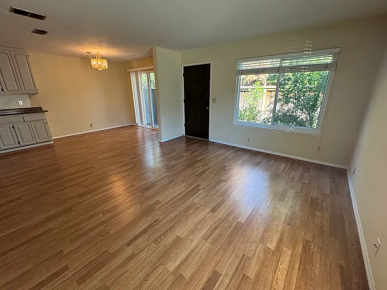 1635 Kentfield Ave — Photo 3