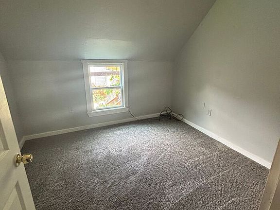 5th image of 3211 Mapledale Ave #3211