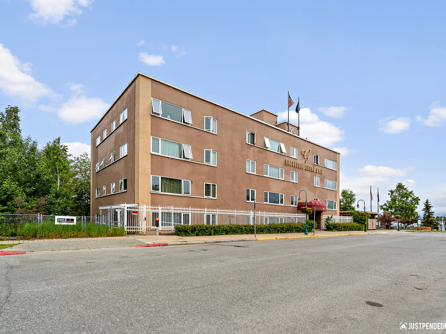 Fully-Furnished Units in Downtown Anchorage, AK | Anchorage Grand Apartments — Photo 1