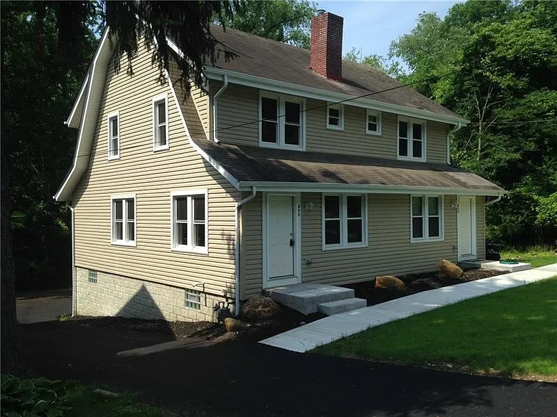 871 W Ingomar Rd