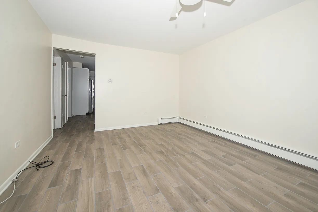 2 bed, 850 sqft, $1,600 — Photo 3