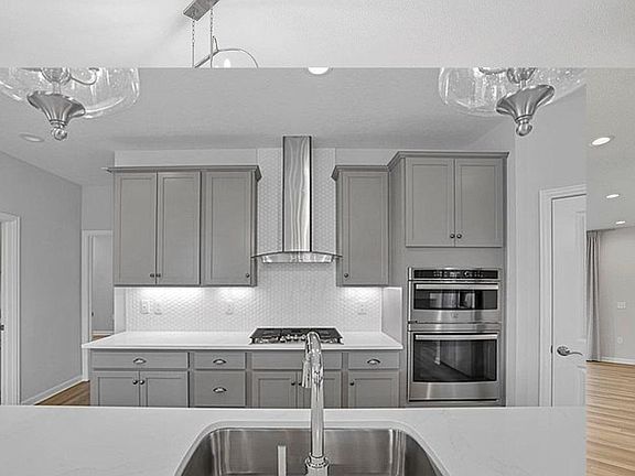 5th image of 5623 Jessica Ln W