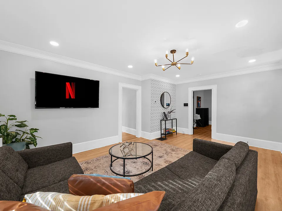 1392 Bryan Ave