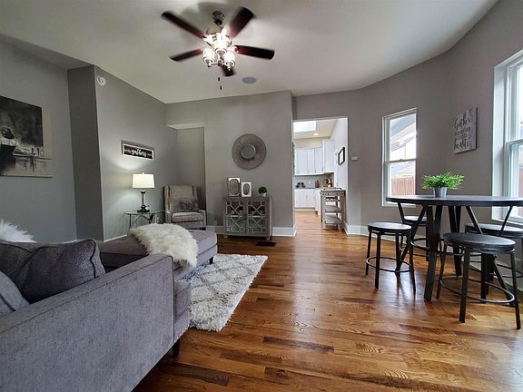 5th image of 157 Ward Ave