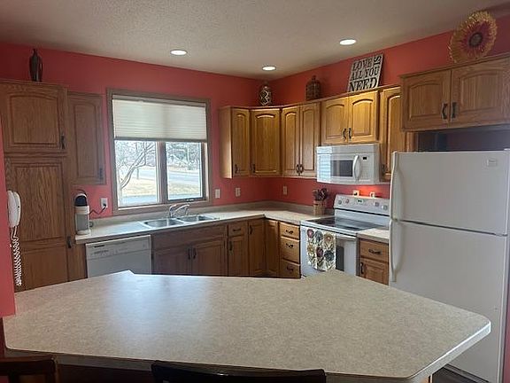 5th image of 311 Rako St