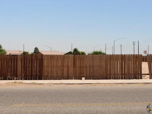 523 E Cole Blvd, Calexico, CA 92231