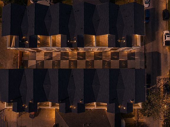 5th image of 708 W 10th St #104