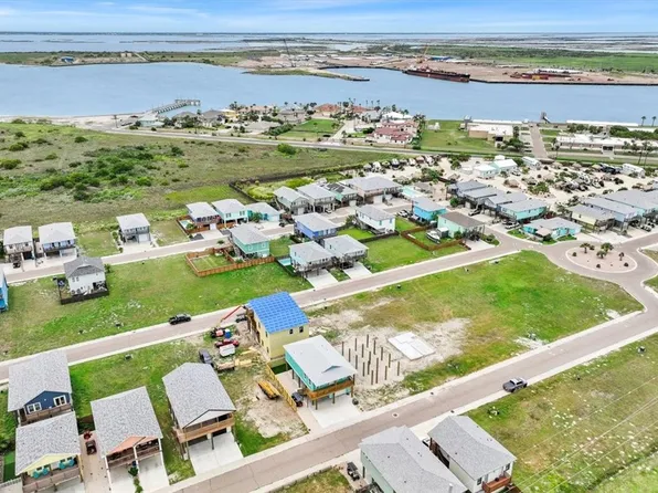 215 Port Mansfield St, Port Aransas, TX 78373