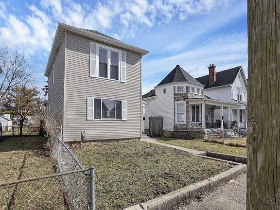 3rd image of 130 Chicago Ave