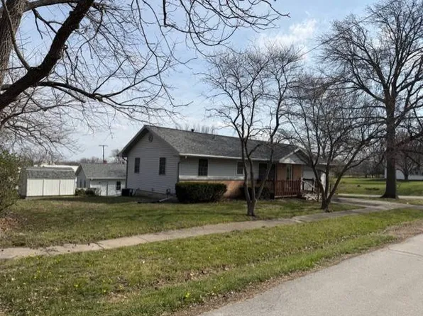 619 E 7th St, Cameron, MO 64429