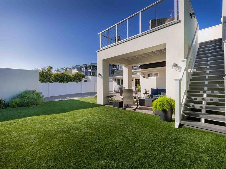 5366 Chelsea St — Photo 3