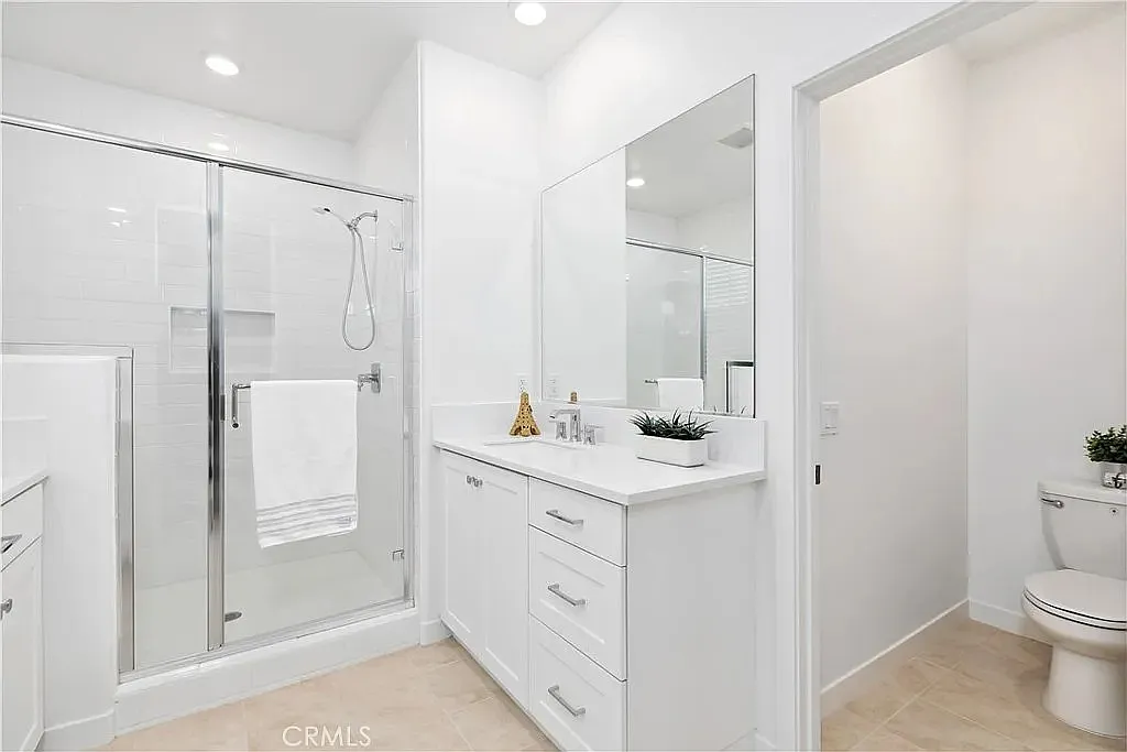 4 bed, 1826 sqft, $3,950 — Photo 4