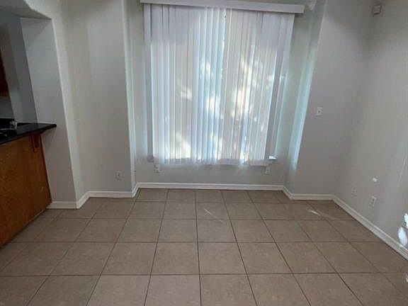 4th image of 618 S Dfw Dr APT 2