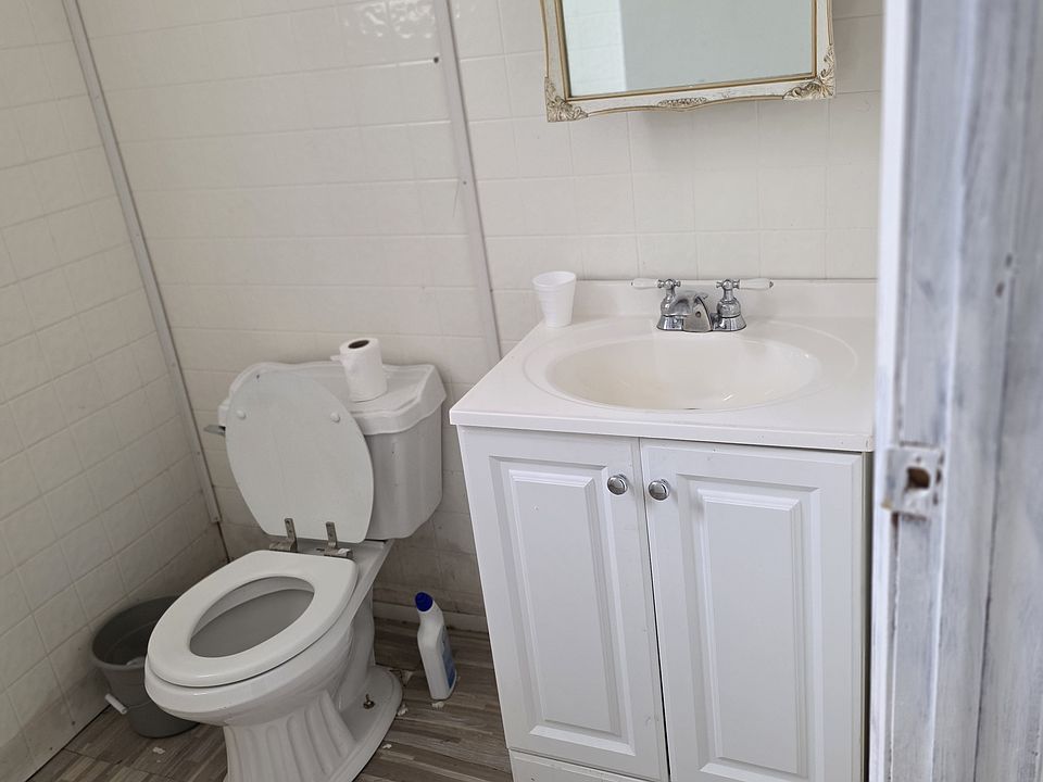 2nd image of 6675 Tireman St