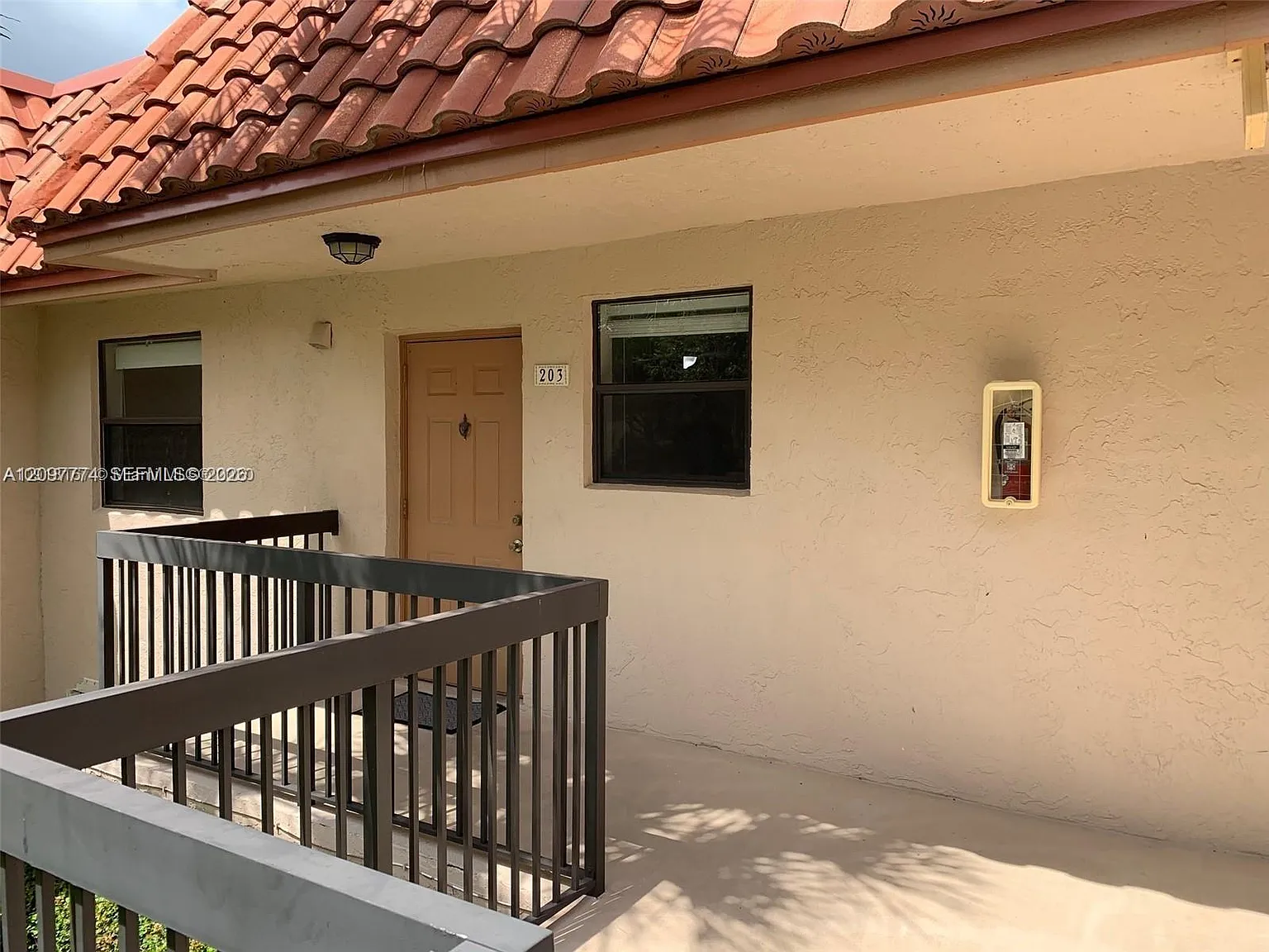 Waterside Village Three C — Photo 2