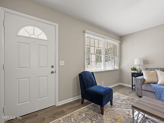 4th image of 4524 VANCOUVER Drive