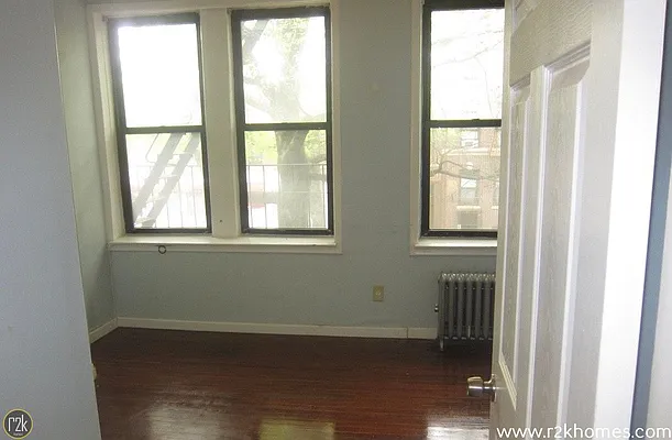 Rented by Realty 2000 Corp | media 15