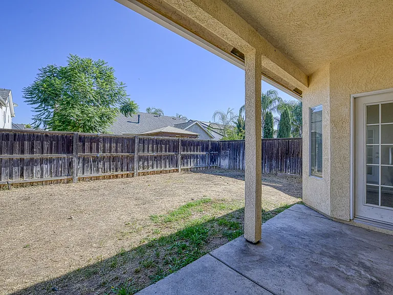 W Celeste Ave — Photo 23
